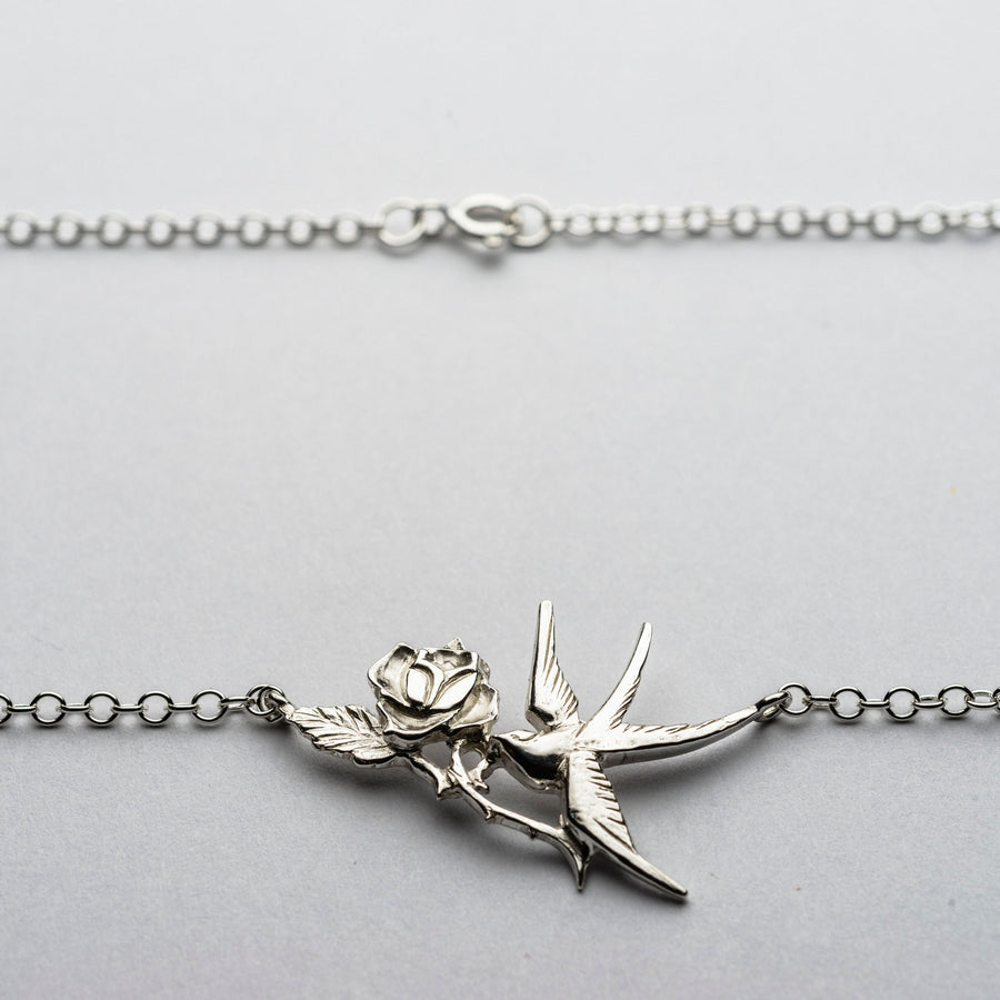 JRSW 06 Classic Small Swallow With Thorn Rose Necklace