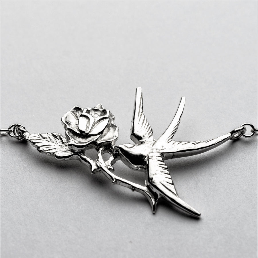 JRSW 06 Classic Small Swallow With Thorn Rose Necklace